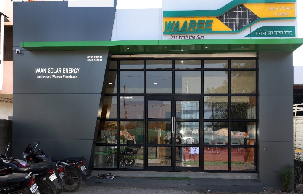 Ivaan Solar Energy storefront and Waaree Solar Power Center in Jalgaon